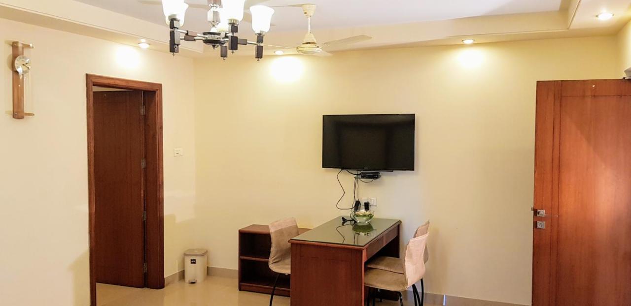 Hotel Bombay Inn คัทตัค ภายนอก รูปภาพ